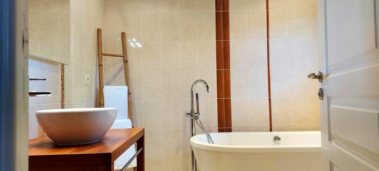 maison d'hôtes Le Courty Blousson-Sérian Extérieur photo